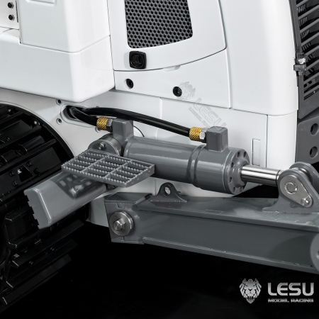 RC Lesu Racing 1:14 Laderaupe mit Reißzahn und Paladin PL18 weiß